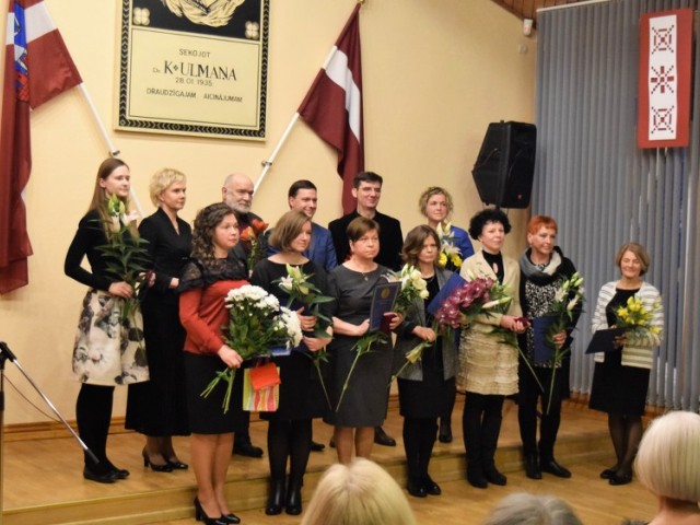Pasniedz Draudzīgā Aicinājuma medaļas