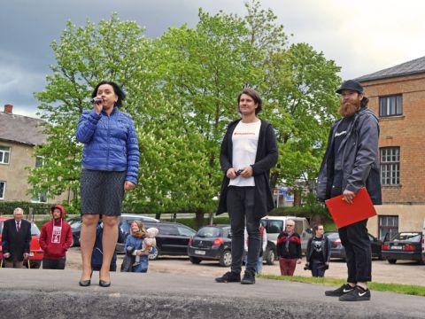 Cēsīs atklāta unikāla asfalta velotrase