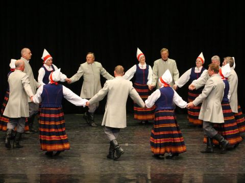 Svētku deju lieluzvedums “Mūžīgais dzinējs” un lielkoncerts “Balts”