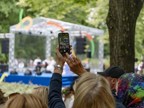 Godināšana un novadu satikšanās. XIII Latvijas Skolu jaunatnes dziesmu un deju svētki