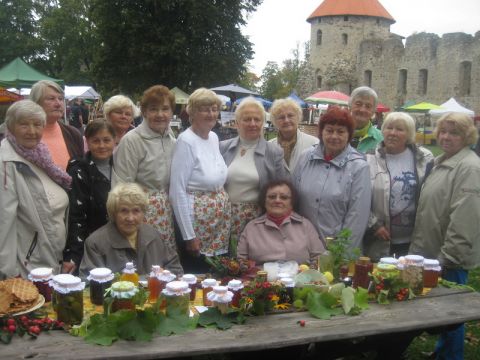 Seniori Miķeļdienas ražas svētkos