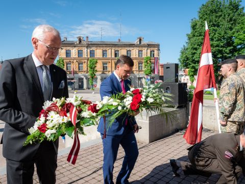 Latvijas Uzvaras diena. Cēsu kauju 101.gadadiena