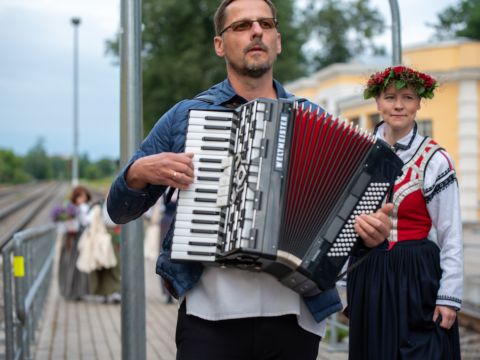 Uz Rīgu – ar svētku vilcienu!