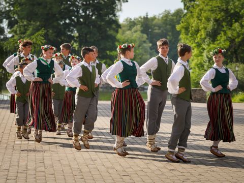 Deju uzvedums "Viņi to pa īstam prot"