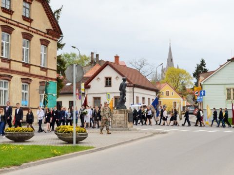 Skolnieku rotas karoga maiņa