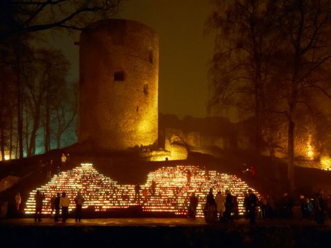 Cēsu Viduslaiku pilij - 800! (Foto V.Sviķis)