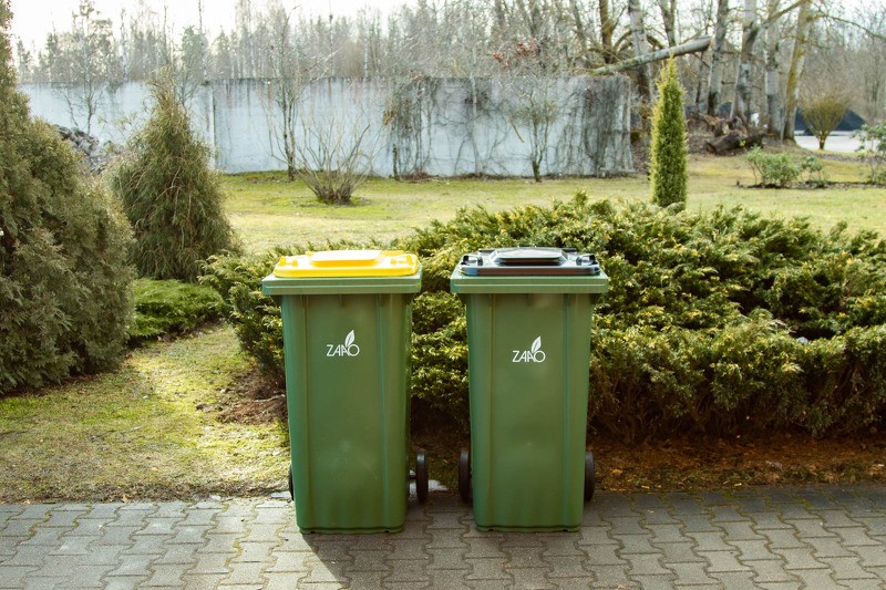 ZAAO Cēsīs uzstāda bezmaksas atkritumu šķirošanas konteinerus privātmājām