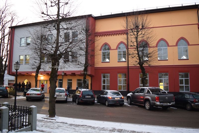 Skolēni atgriežas renovētajā Pastariņa skolā