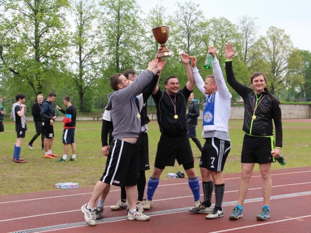 Absolventu kausa izcīņa futbolā 2016