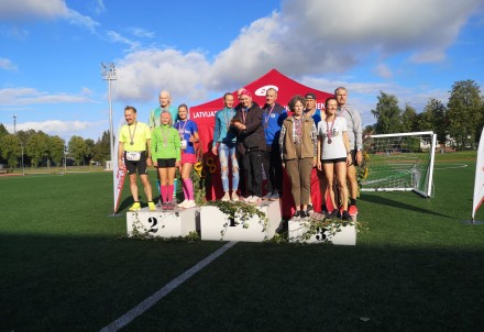 Cēsniekiem godalgotas vietas Latvijas sporta veterānu sporta spēlēs