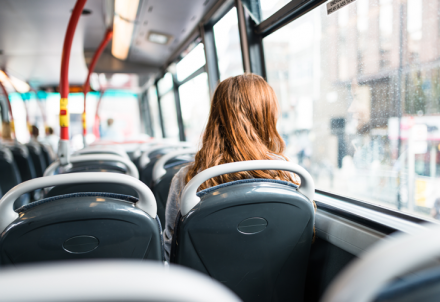 Autobusu maršrutā Cēsis–Daibe–Stalbe diviem pēcpusdienas reisiem īsāks izpildes laiks