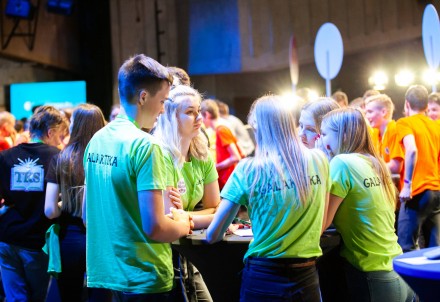 Vidzemes reģionu skolēnu erudīcijas konkursā “FIZMIX Eksperiments" visaktīvāk pārstāv Cēsu skolēni