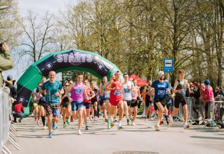 Serjogins ar jaunu rekordu un junioru čempione Petrova uzvar "Apkārt Cēsīm" 10km