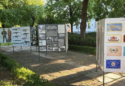 Cēsīs skatāma ceļojošā izstāde "Tad un tagad. Latvijas Republikas Zemessardzei 30"