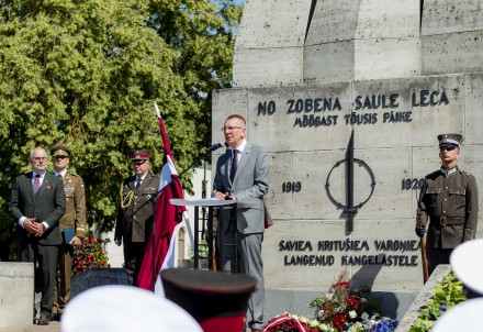Krāšņi nosvinēta Latvijas neatkarības iegūšanai tik nozīmīgā Cēsu kauju 105.gadadiena.