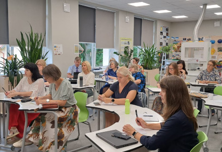 Cēsu novada metodiķi uzsāk kopīgu darbu, lai stiprinātu pedagogu profesionālo atbalstu