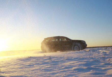 Bargs sals neattaisno motorizētu izklaidi uz ledus!