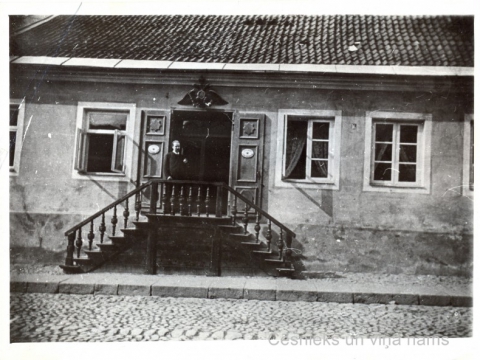 The bilding on Rigas Street 30, Trampedah's apotheka