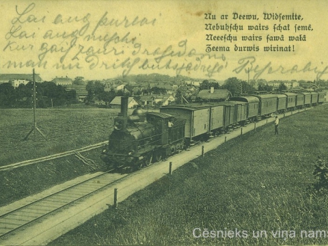 Vilciens ceļā no Cēsīm uz Rīgu, 20. gs. sākums.Pastkarte adresēta H. Missiņ jkdzei, bet nav nosūtīta pa pastu