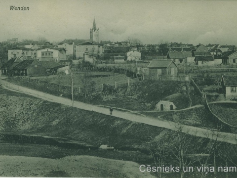 Cēsu panorāma un Bērzaines iela 20. gs. sākumā