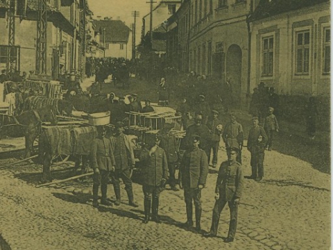 Cēsis, Līvu laukums un Rīgas iela tirgus dienā 1918. gadā